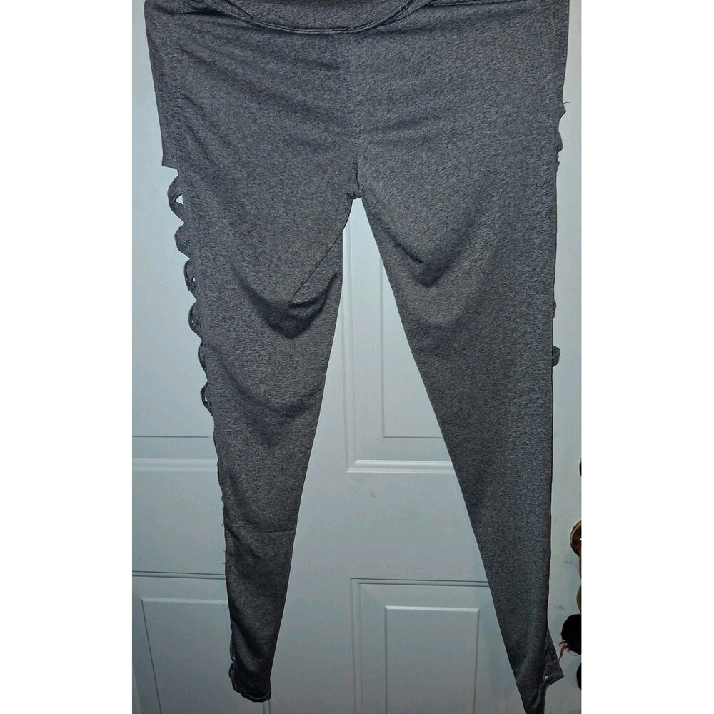 Rue 21 Women's Gray Capri Leggings, Size S/M, Peek A Boo Sides